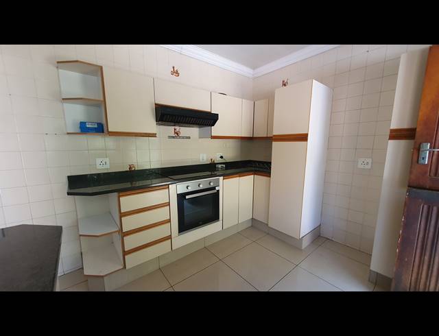 3 BEDROOM FREEHOLD FOR SALE IN BRACKENDOWNS